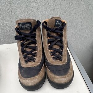 vintage Vasque Skywalk Gore-Tex hiking boots tan suede and navy blue 7.5